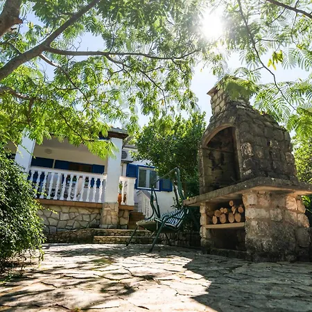 Bianca Дом отдыха Gabonjin