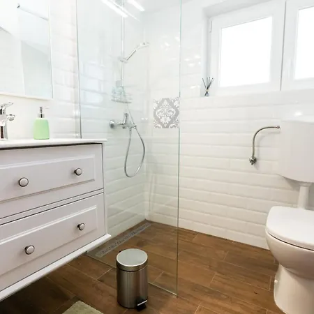 Bianca Дом отдыха Gabonjin